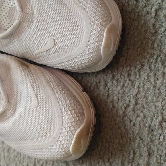 Nike Air Max Women's Sneakers - Picture 14 of 16